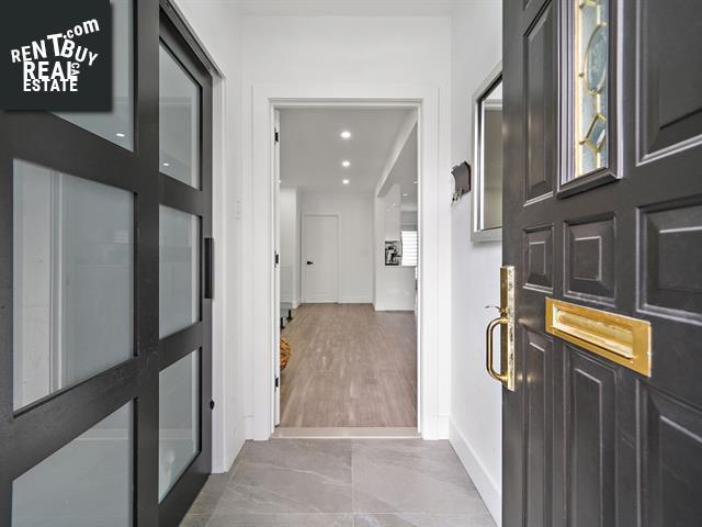 Property 5607 Av. Cork main img