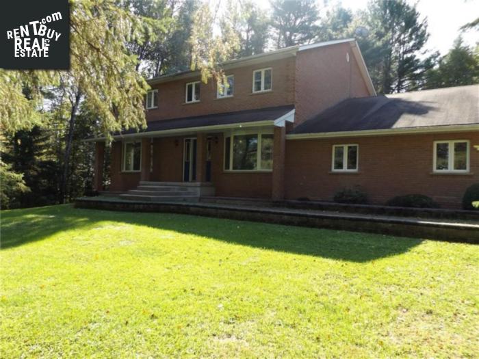 Property 1827 Forest Lea Road main img