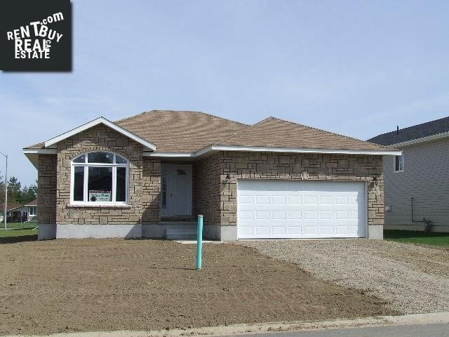 Property 1006 Beatty Crescent main img