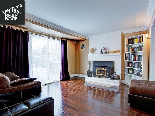Property 1853 Rue De Bourgogne main img