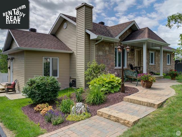 Property 2320 125e Rue main img