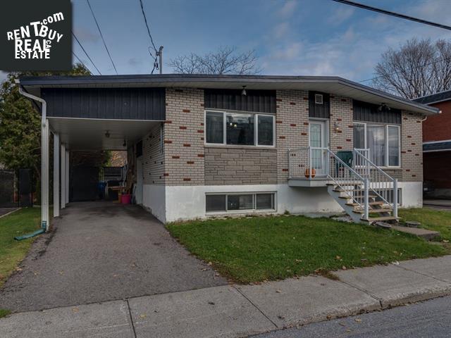 Property 897 Rue Laviolette main img