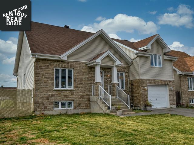 Property 2582 Rue Rotureau main img
