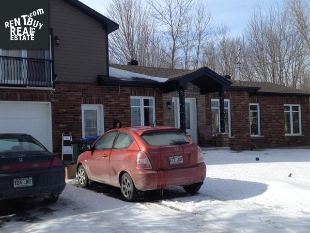 Property 108 1re Rue main img