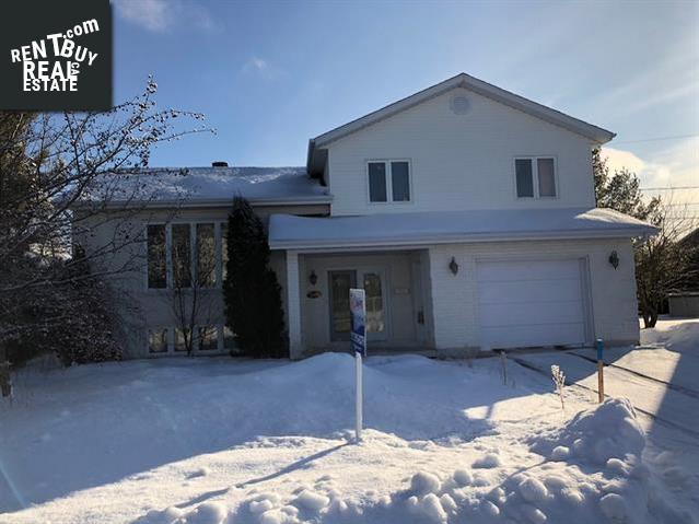 Property 1425 Av. Des Alpes main img