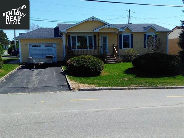 Property 932 Av. Bouchard main img