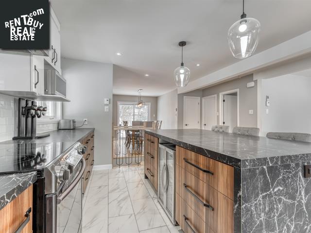 Property 15761 22e Rue main img