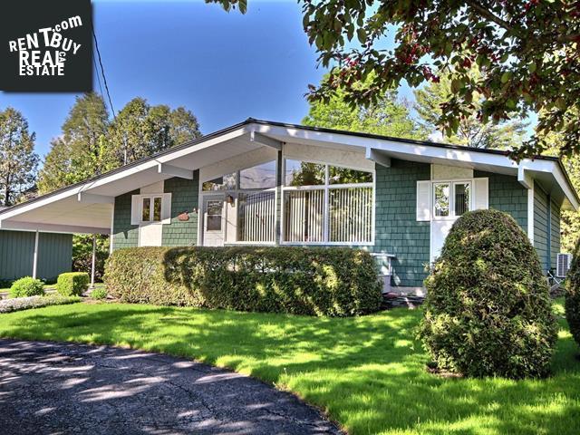 Property 2245 Rue Marcotte main img