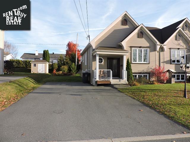 Property 706 166e Rue main img
