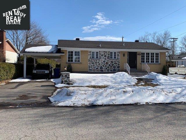 Property 388 Rue Laurin main img