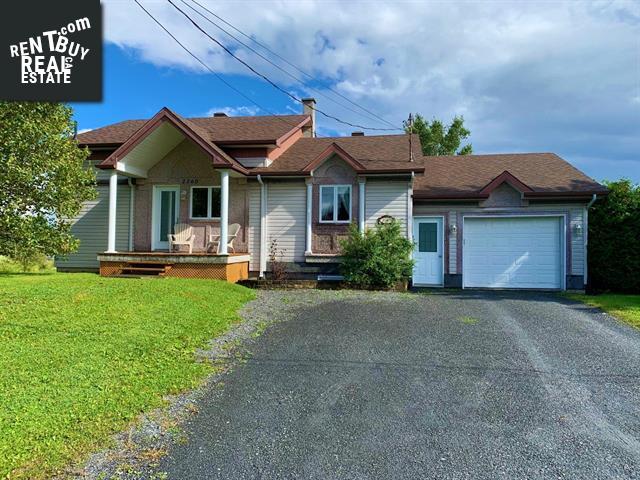 Property 2560 16e Rue main img