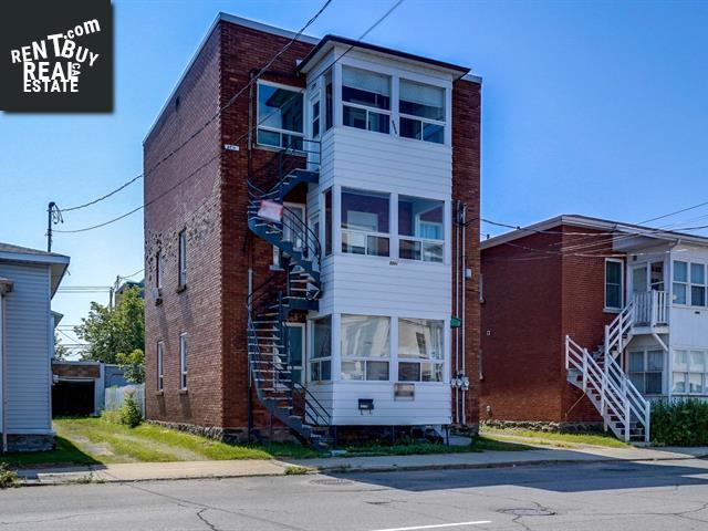 Property 2212-2216 Av. Champlain main img
