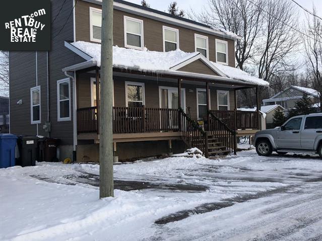 Property 746 9e Rue main img