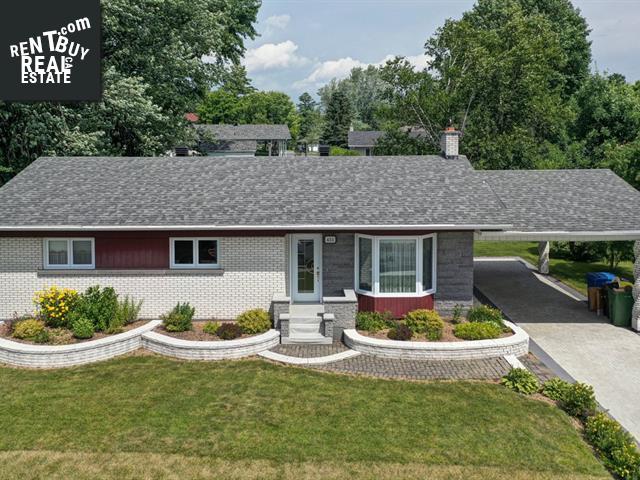 Property 415 Rue Lafontaine main img