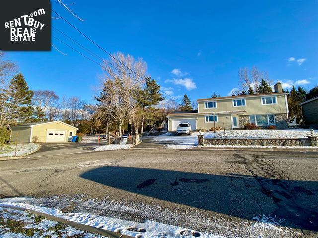 Property 215 Rue Villebon main img