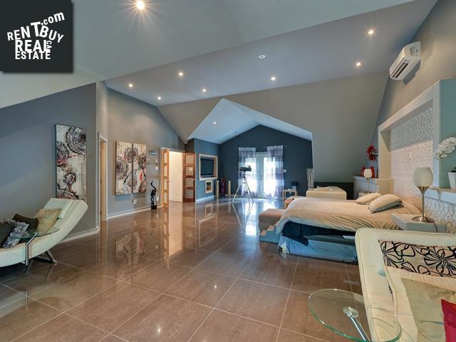 Property 721 Rue Des Castors img1