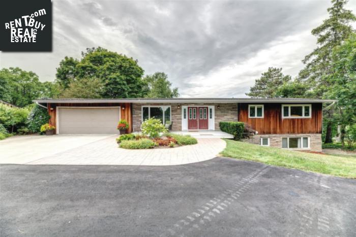 Property 825 St Clair Parkway main img