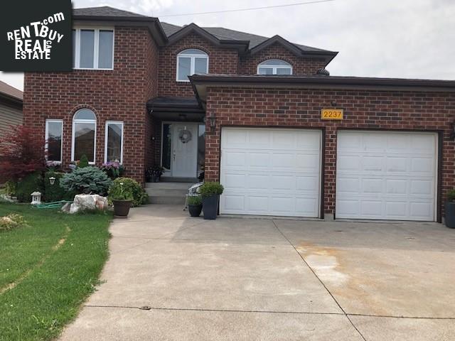 Property 2237 Askin main img