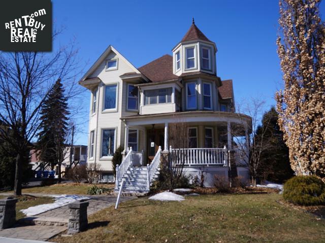 Property 106-110 Rue St-Jean-Baptiste main img