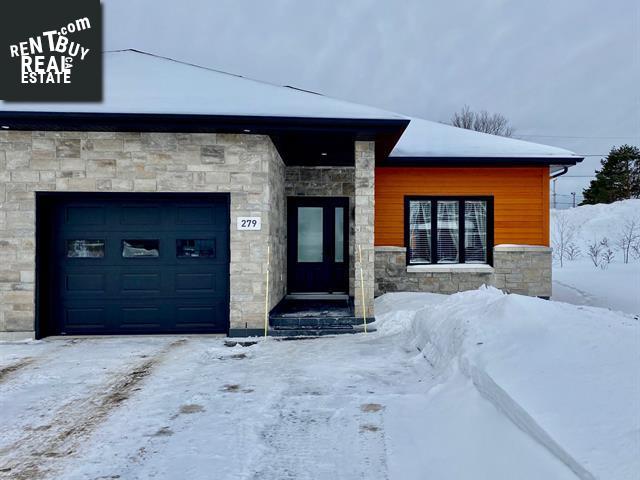 Property 279 Rue Diberville main img