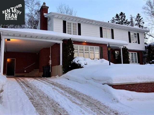 Property 105 Rue Laval main img