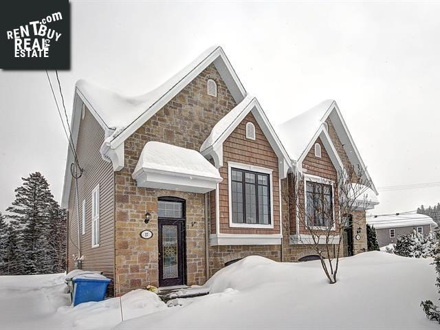 Property 27 Rue De Lazalee main img