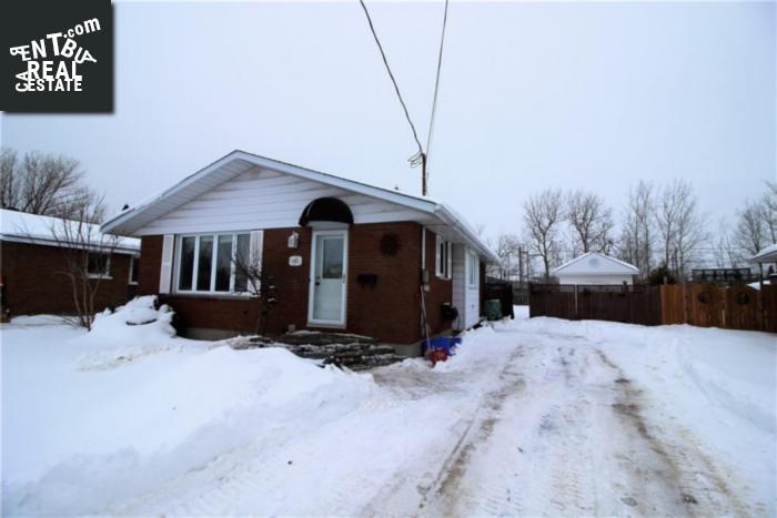 Property 1065 Meadowside main img