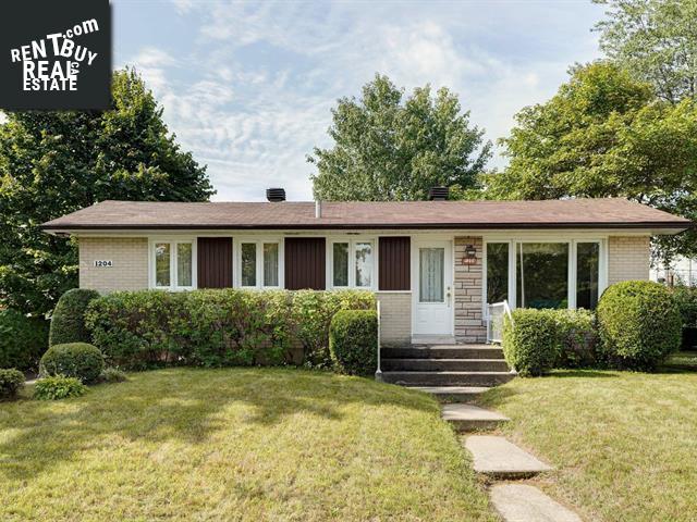 Property 1204 Place Henri-Dunant main img