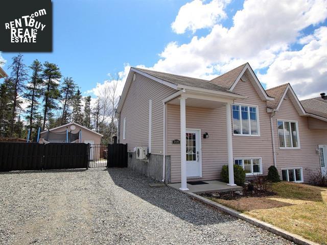 Property 3480 7e Rue main img