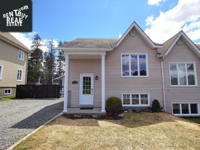 Property 3480 7e Rue img1