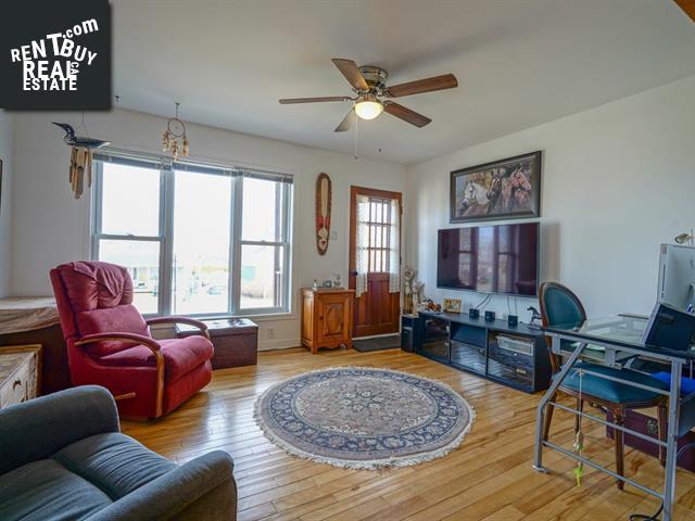 Property 124 Rue Decarie img1