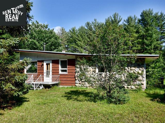 Property 2555 Rue Des Beaux-Chenes main img