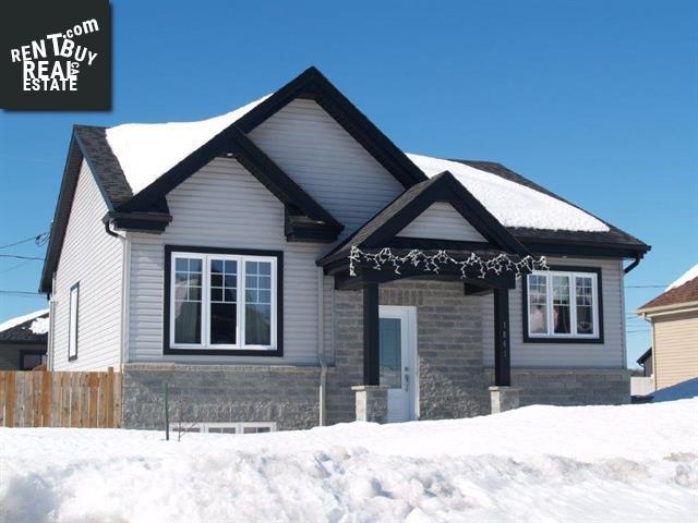 Property 1041 Av. Du Cine-Parc main img