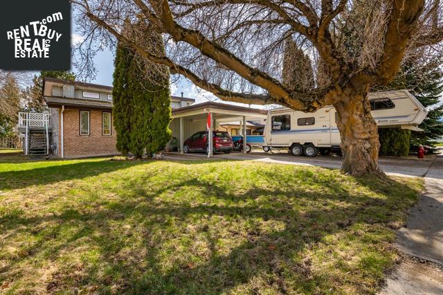 Property 2121 Maple Place main img