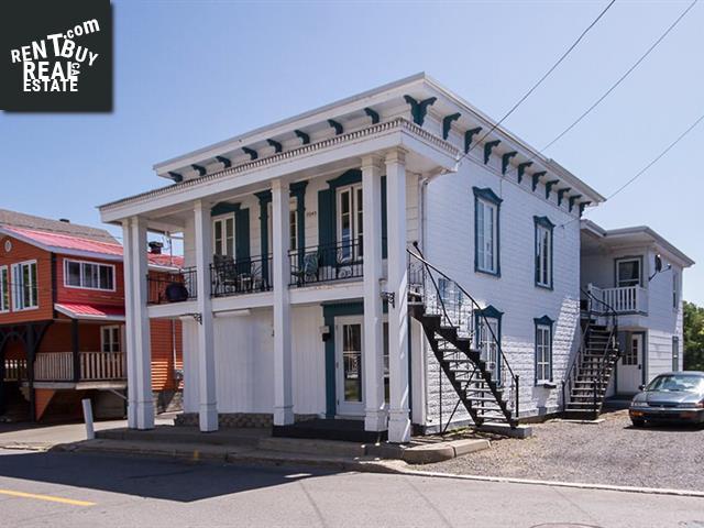 Property 11239-11241 Av. Royale main img