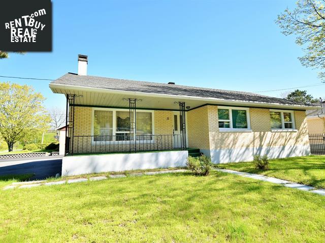 Property 11 Rue Du Rocher main img