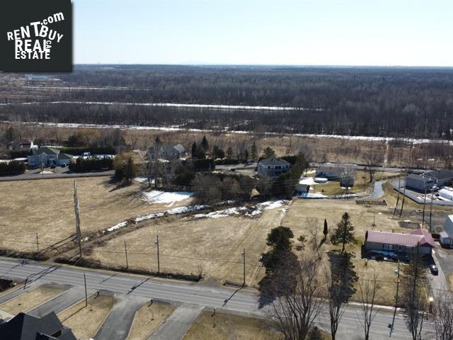 Property 1420 Grande Allee img1