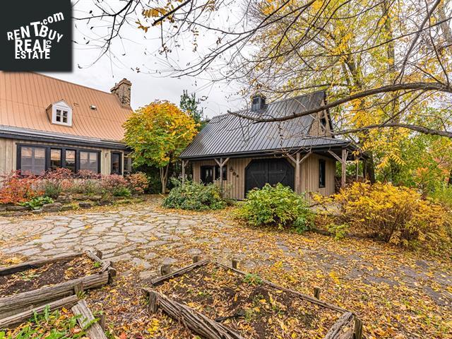 Property 2582 Rue De Limmaculee-Conception main img