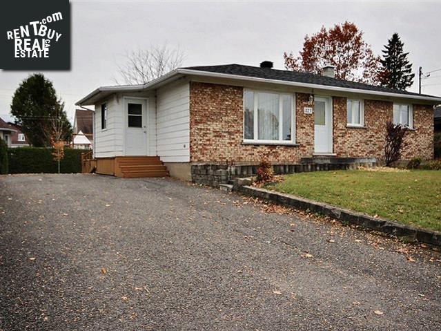 Property 1123 Av. Du Parc main img