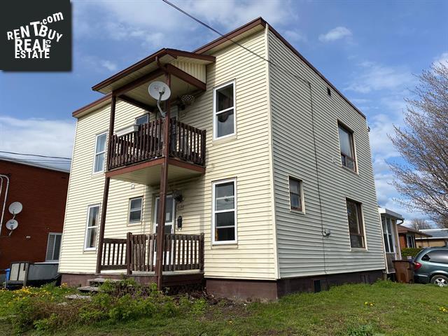 Property 357-359 Rue Robinson S. main img