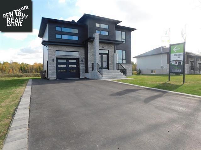 Property 1552 Rue Principale main img