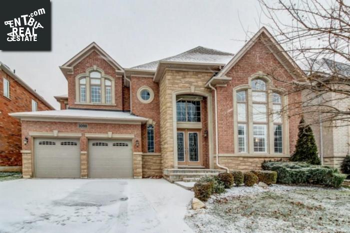 Property 3098 Saddleworth Crescent main img