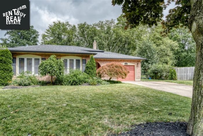 Property 2704 Pluto Crescent main img