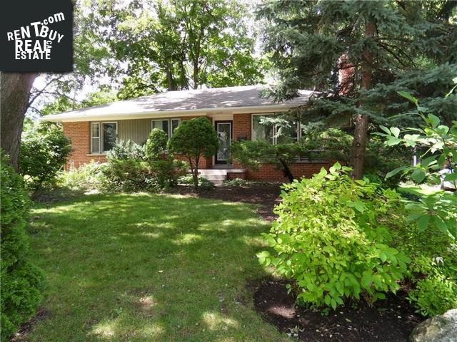 Property 2073 Devon Road main img