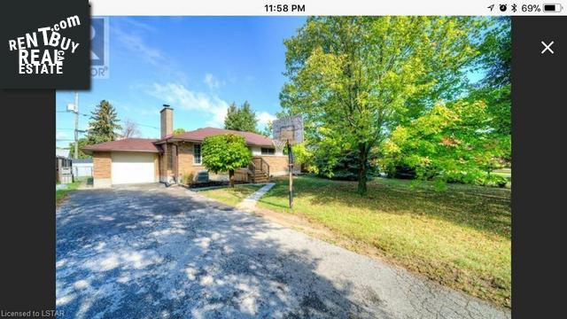 Property 1205 Farnsborough Crescent main img