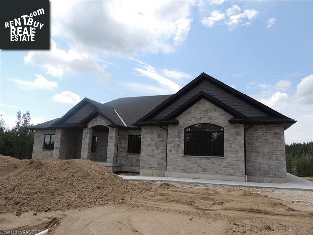 Property 150 Louise Creek Crescent main img
