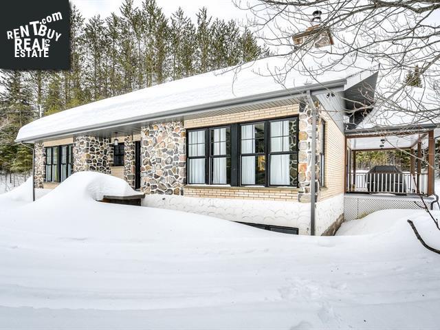Property 1613 Ch. Du Village main img