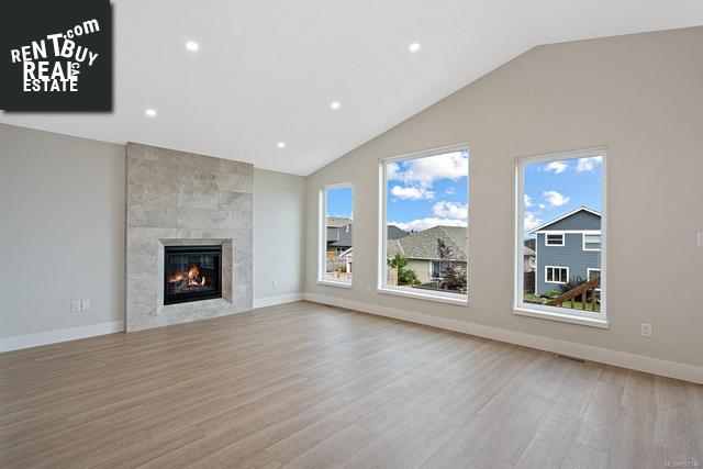 Property 3398 Eagleview Cres img1