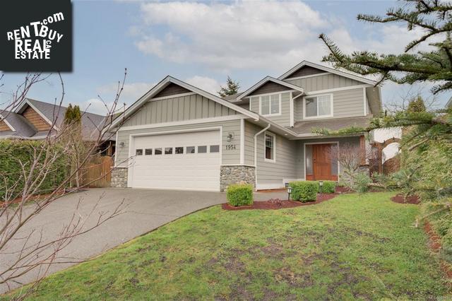 Property 1954 Falcon Cres main img