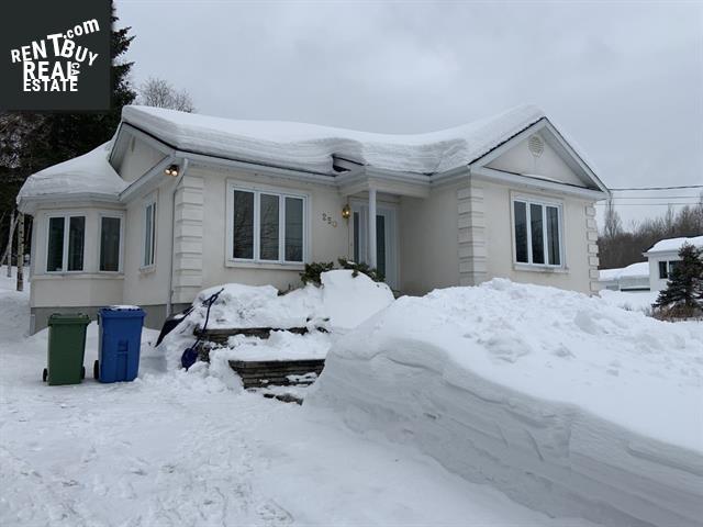Property 250 Rue Monastesse main img